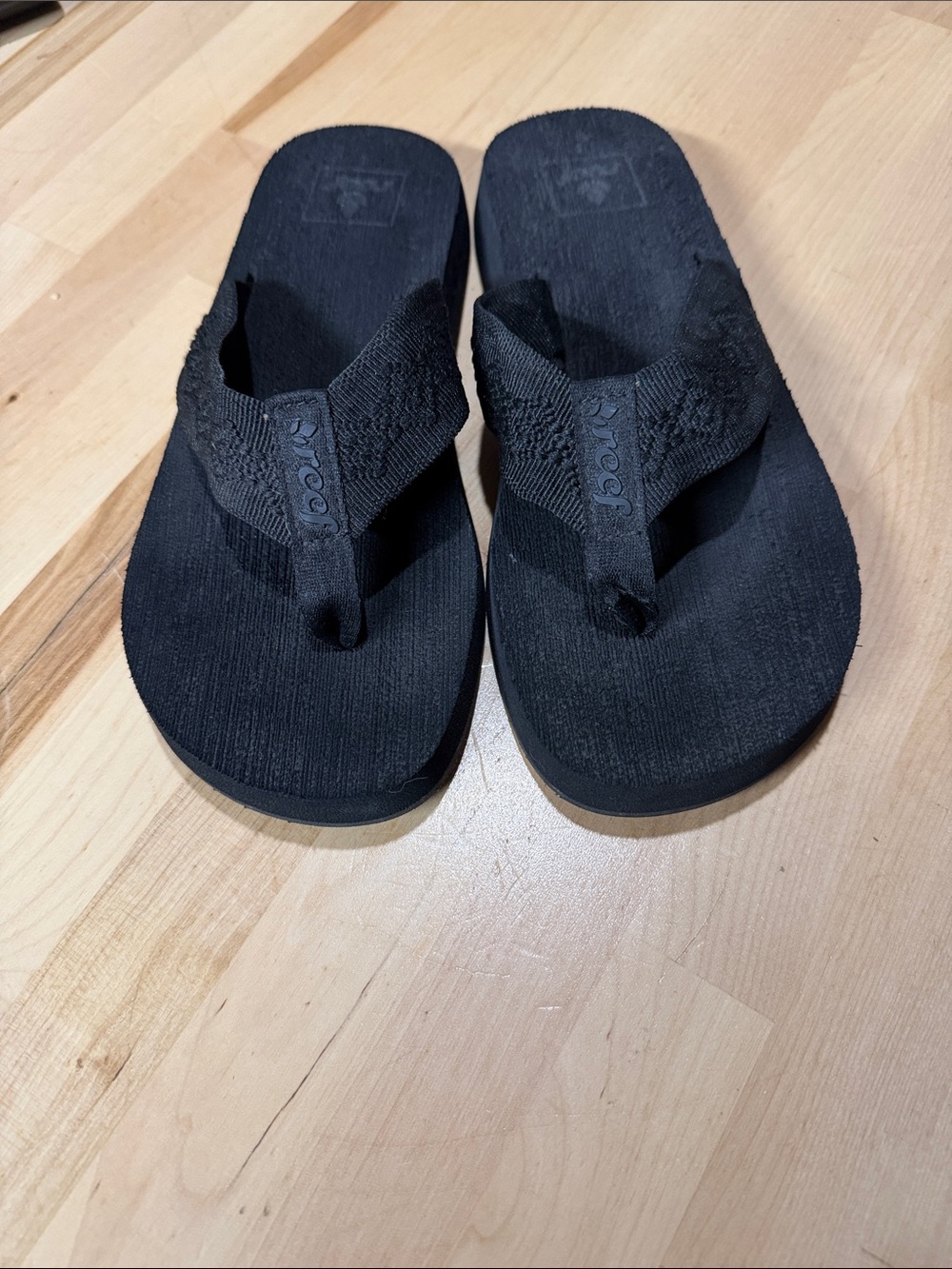 Reef Women’s Black Textured Strap Flip Sandals